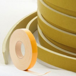Celrubber EPDM Creme Wit 3mm dik 50mm breed 1 zijde zelfklevend  Rol 10 meter